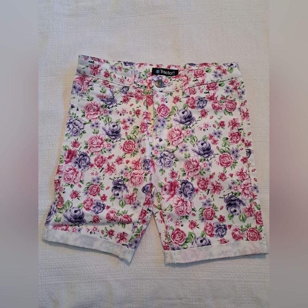 Tractor girls size 7 pink & purple flower designed shorts, have stretch, New